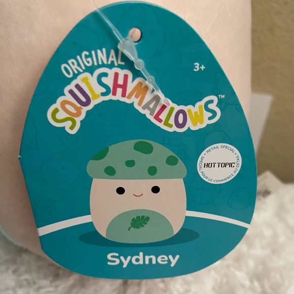 Sydney the Mushroom Squishmallows - Picture 3 of 4